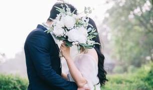 <p>Китайка се омъжи за войника, спасил я от земетресение като дете</p>