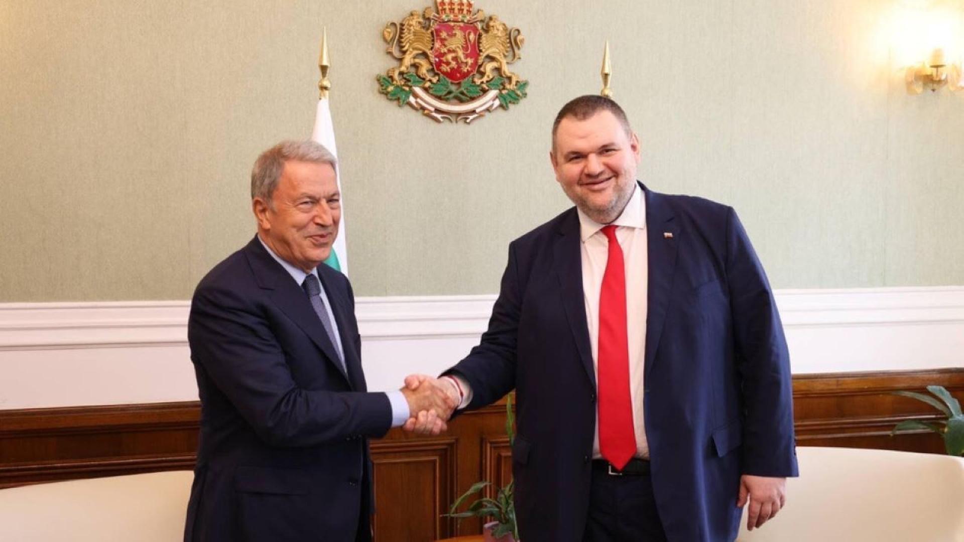 Официална среща с председателя на Комисията по национална отбрана на