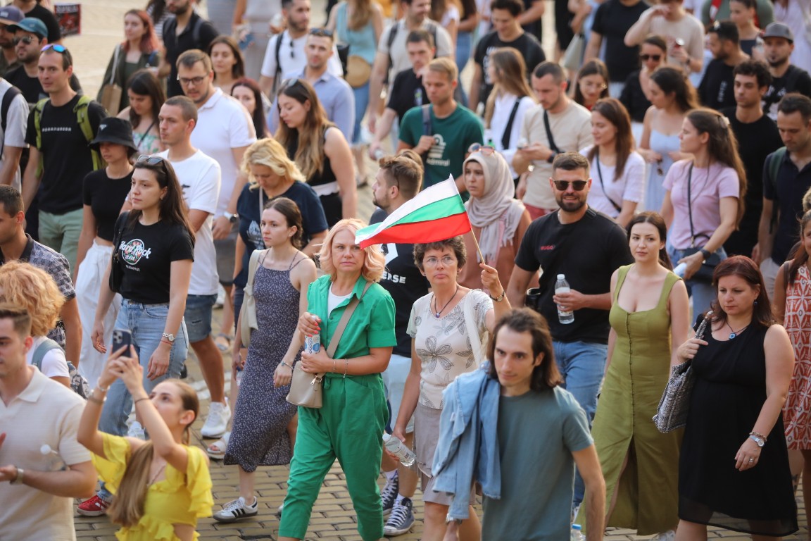 <p>Лекарите настояват за гарантиране на достойно заплащане на труда им.</p>
