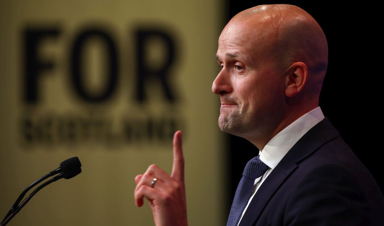 Уникалното извинение на шотландски депутат да не среща Доналд Тръмп