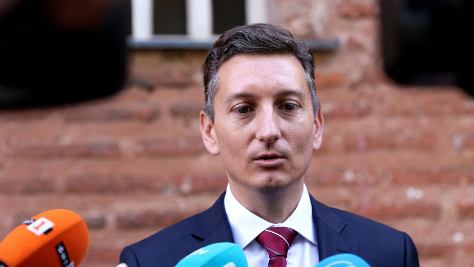 Решението е лично мое няма никакъв натиск Това каза пред