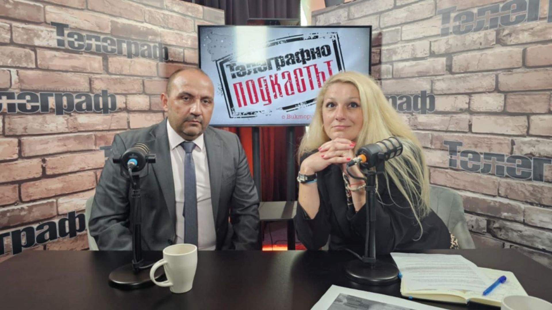 Топ фалшификатори на пари правят паспорти като този на Силвестър