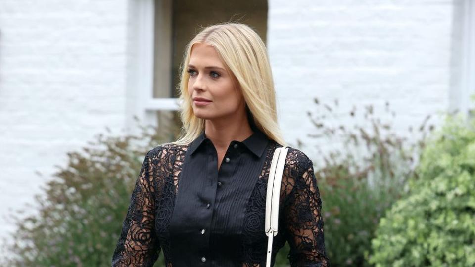 След почти десетилетие любов и приятелство, Лейди Елиза Спенсър –