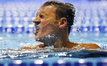 Олимпийски шампион погреба американското плуване