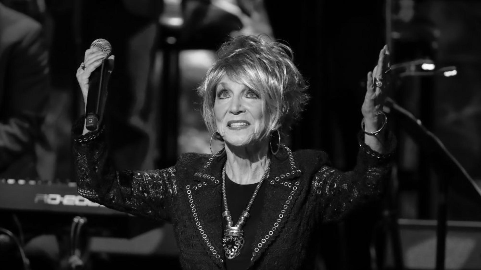 Джийни Сийли кънтри певицата с емоционален и душевен глас известна