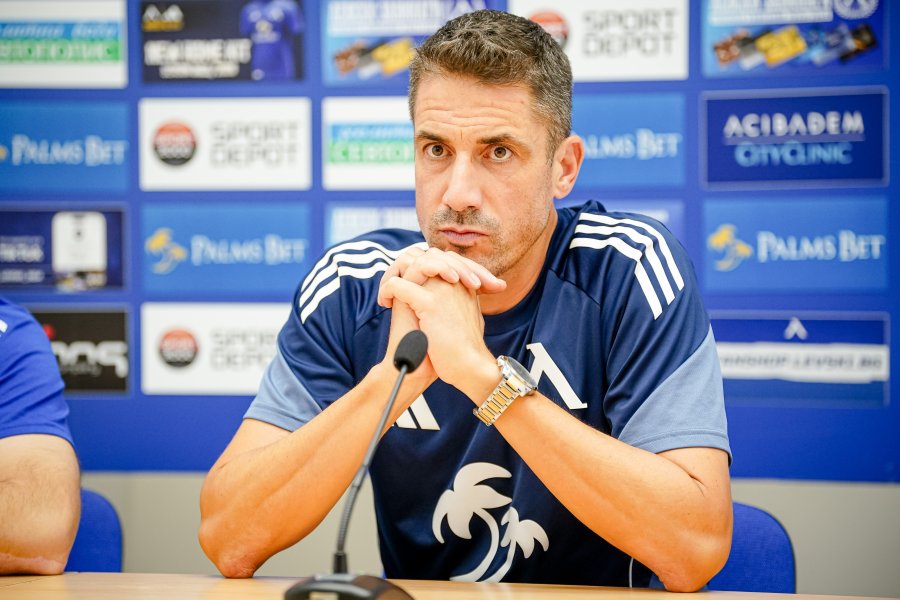 Пресконференция на Хулио Веласкес преди дербито със Славия1