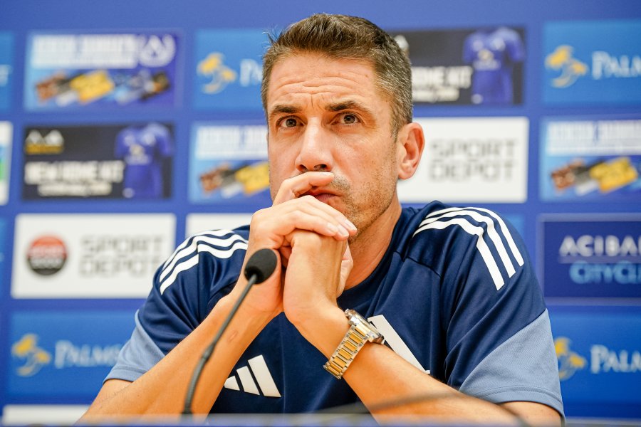 Пресконференция на Хулио Веласкес преди дербито със Славия1