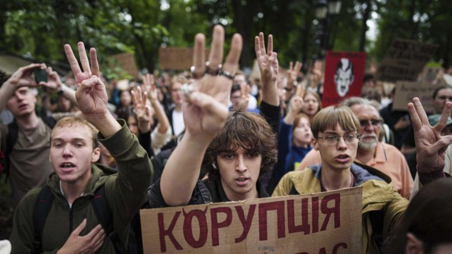 Украйна разкри голяма корупционна схема с военни дронове
