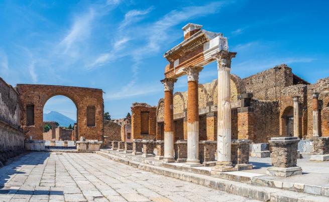 Ново откритие: Оцелели са живели в руините на Помпей