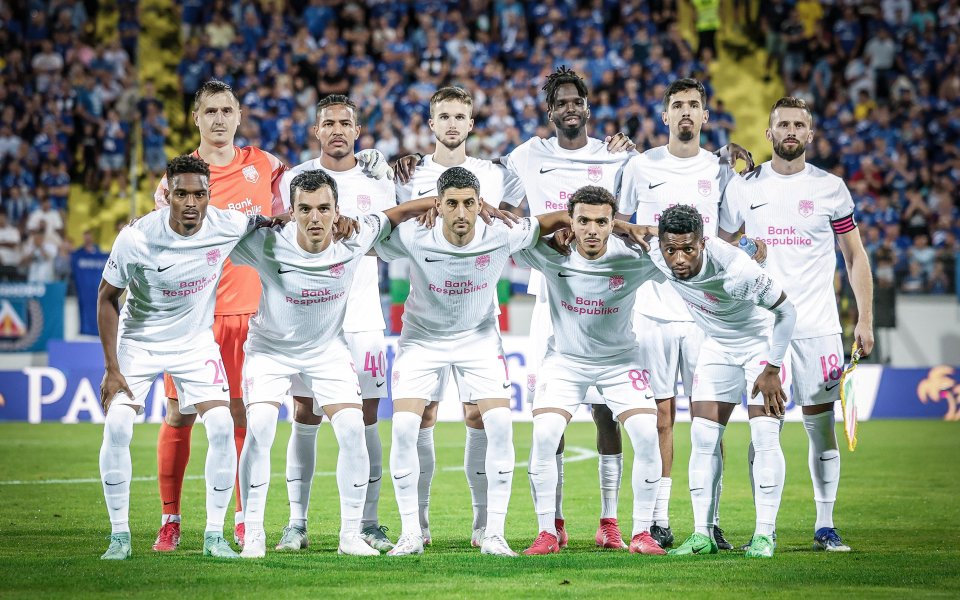 Странно, но факт: Сабах излезе срещу Левски с играчи от 11 националности