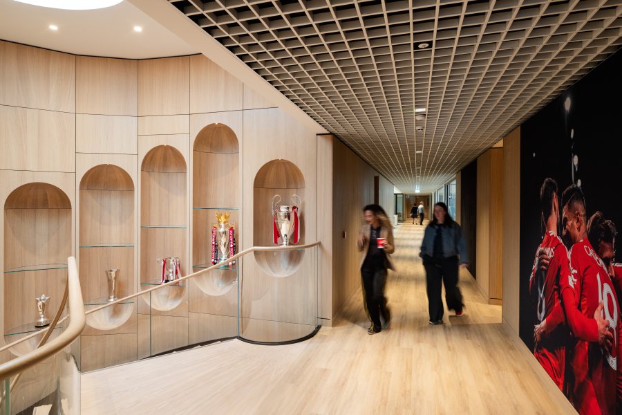 Манчестър Юнайтед представи обновената си клубна база1