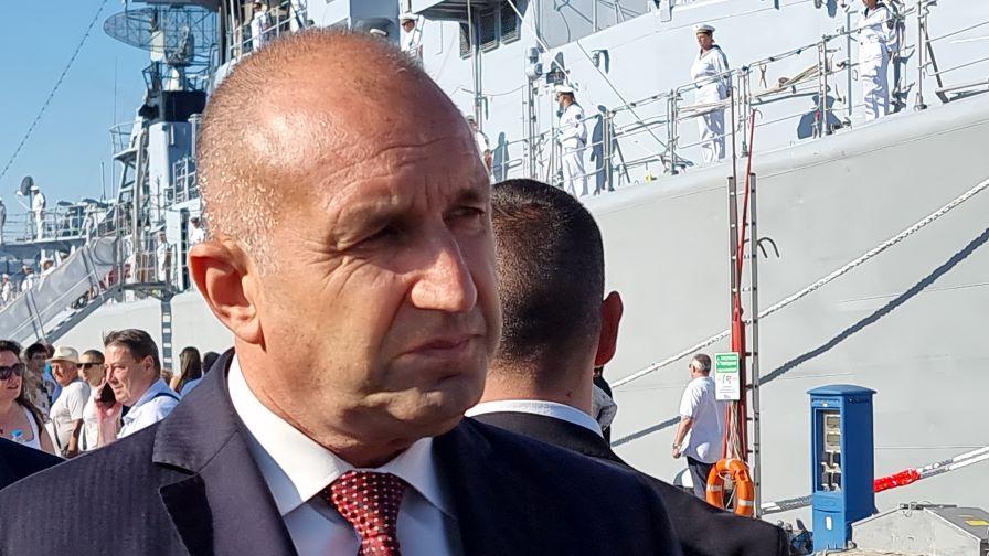 <p>Радев: Стягат най-големия грабеж от 90-те години насам</p>