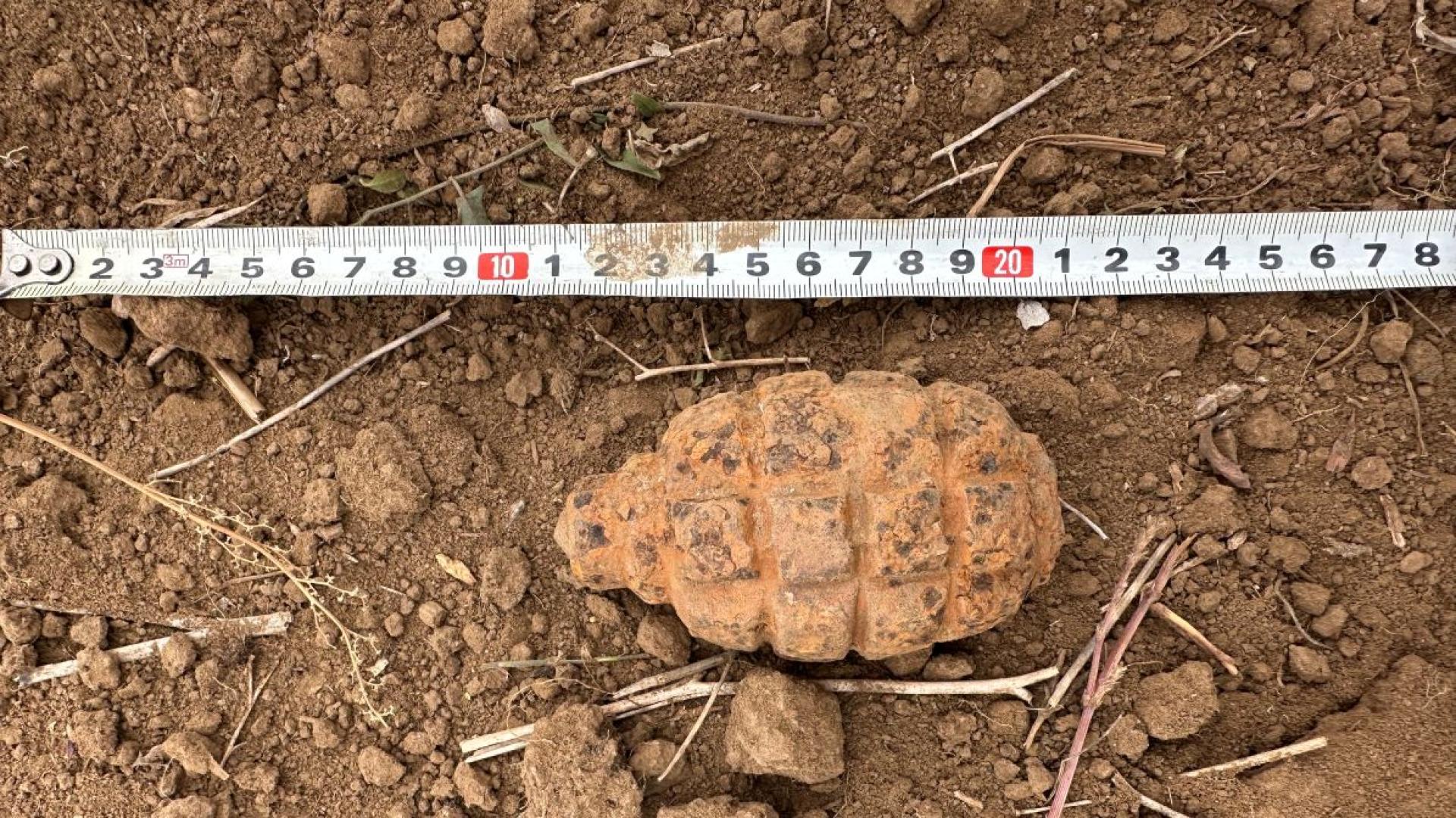 Деца са намерили корозирала граната в изоставен имот в село