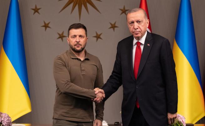 Зеленски заминава за Турция с мисия - да съживи преговорите за край на войната в Украйна