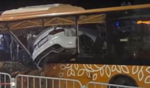Собственикът на колата, ударила автобус, не познавал шофьора