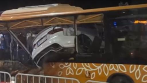Собственикът на колата, ударила автобус, не познавал шофьора