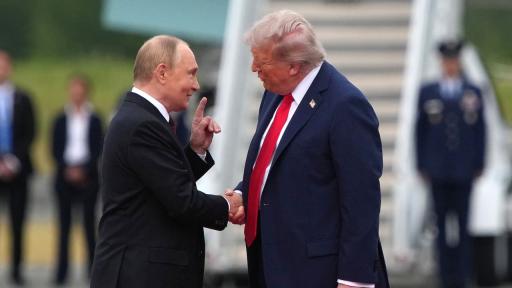 Снимките, които обиколиха света: Тръмп среща Путин