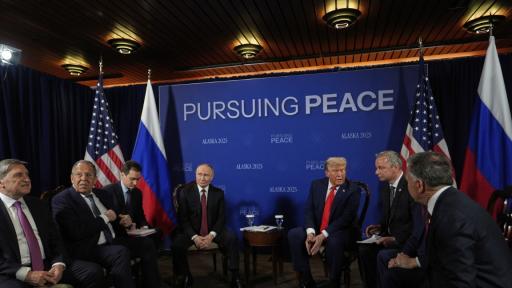 Тръмп и Путин вече говорят с делегациите