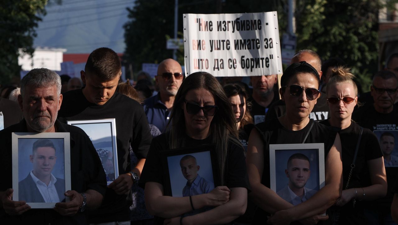 Родителите на загиналите при пожара в Кочани организират „Марш на ангелите“ в Скопие