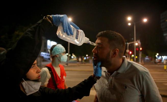 Нощ на насилие: Антиправителствени протести разтърсиха Белград