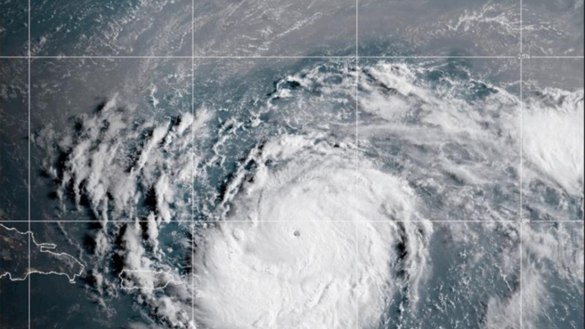 Ураганът Ерин се засили до четвърта категория съобщи американският Национален