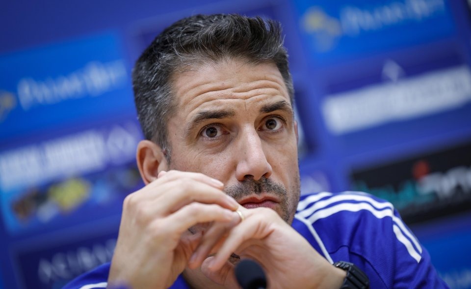 Пресконференция на Хулио Веласкес преди мача с АЗ Алкмаар1