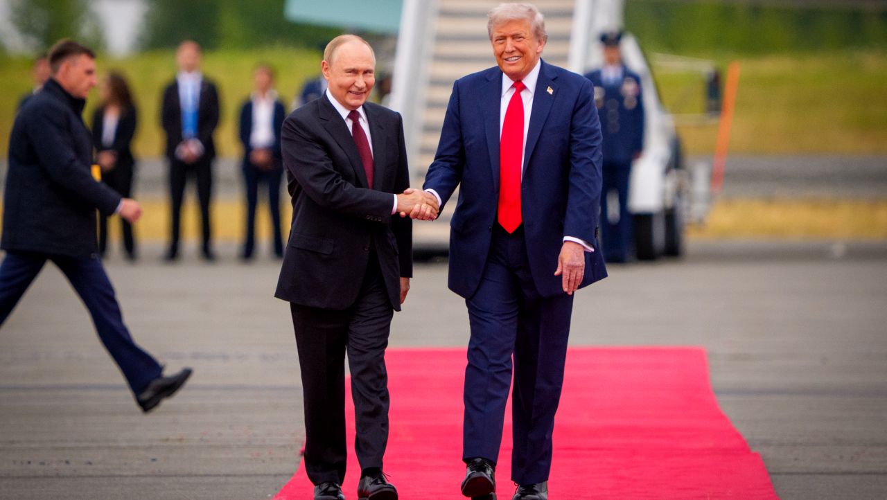 Ръстът на Владимир Путин и възходът на „късите крале“