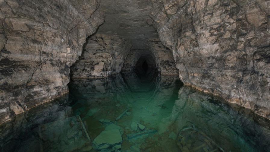 <p>Геолози опитаха вода на 2,6 милиарда години</p>