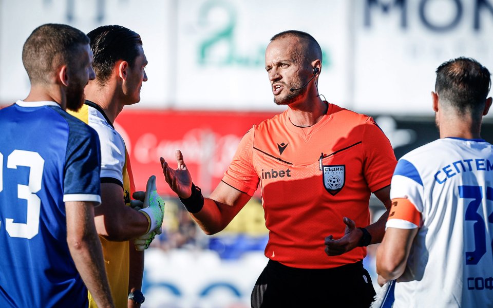 Ето кой ще свири дербито в Mr Bit Втора лига