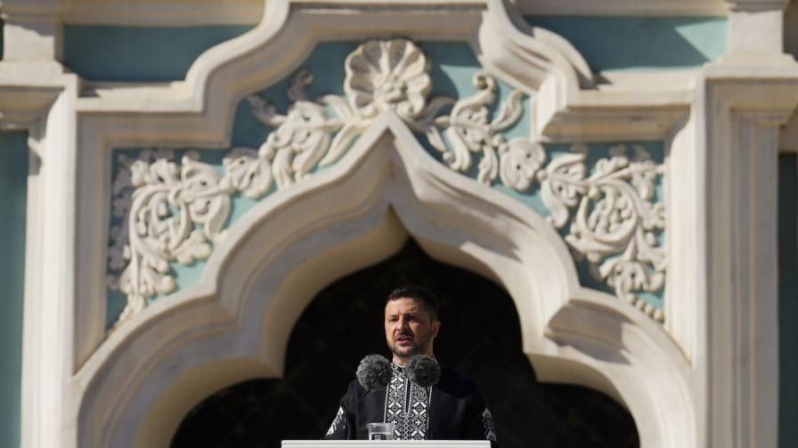 <p>Борбата на Зеленски с критиците у дома</p>