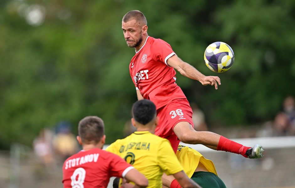 Добруджа Ботев Враца1