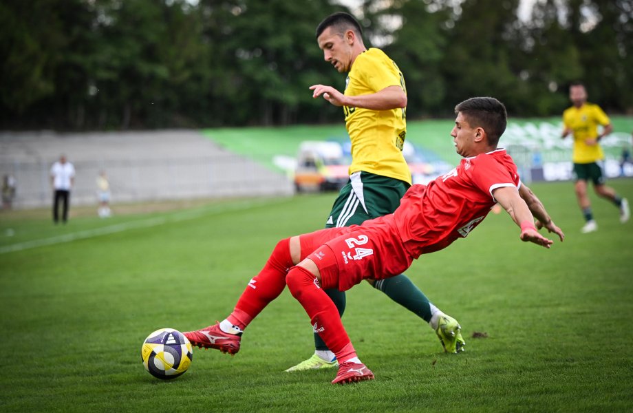 Добруджа Ботев Враца1