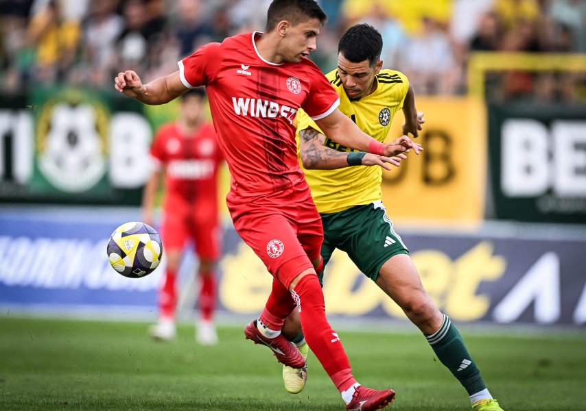 Добруджа Ботев Враца1