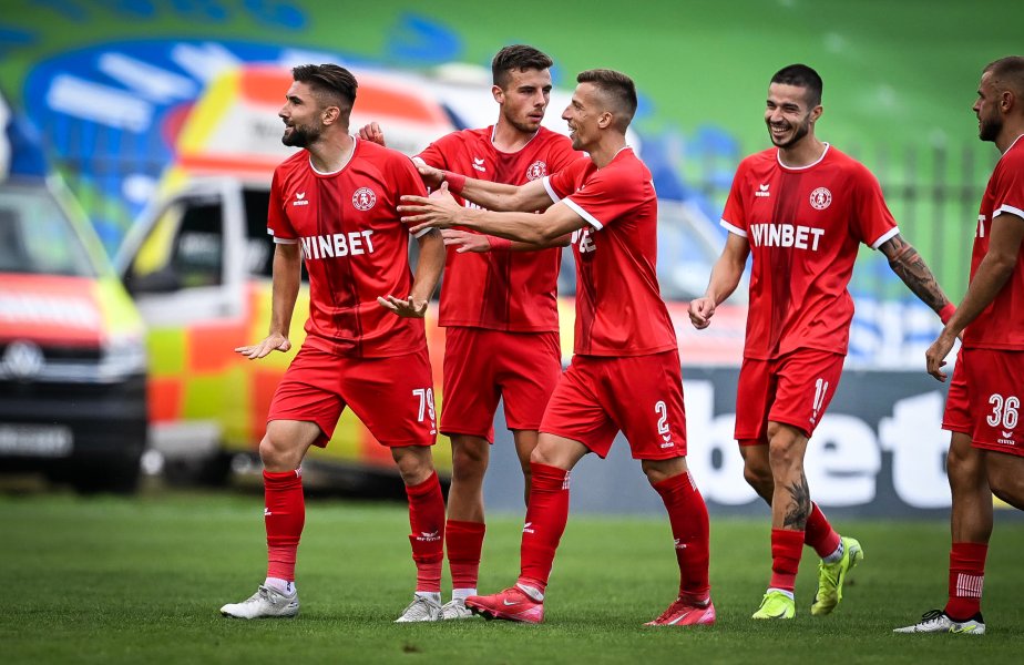 Добруджа Ботев Враца1