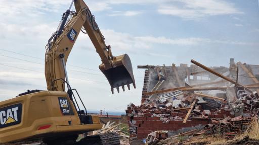 Събарят над 100 незаконни постройки в Стара Загора
