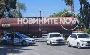 Влак излезе от релсите в София и блокира улица