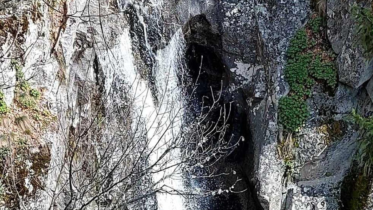 Водопад Чесненско усое