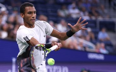 Оже-Алиасим с поглед към върха след US Open