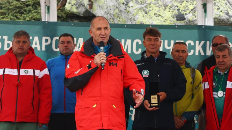 Румен Радев се включи в честванията на 130...