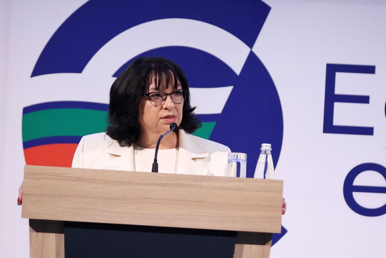 <p>Министърът на финансите Теменужка Петкова</p>