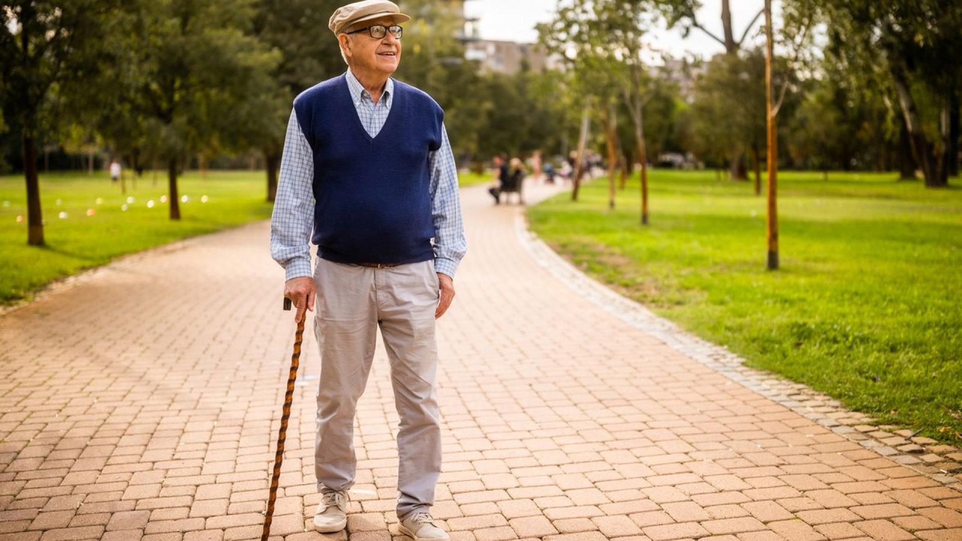 Смел 87 годишен мъж се пребори с двойка която се опита