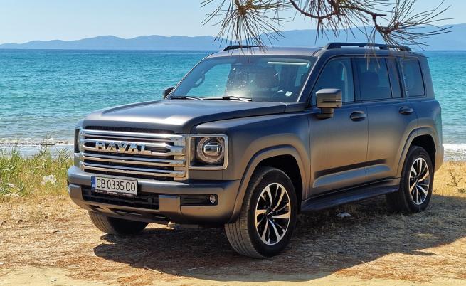 Haval Н9 идва с блокировка на заден и преден (опция) диференциал, предлага режим 4L, избор на режими Стандартен, Сняг, Кал, Пясък, Спортен, Икономичен и Off-road Expert, има и функция tank turn. Ъглите на заход и отход са съответно 31 и 25 градуса, а пътният просвет 224 мм