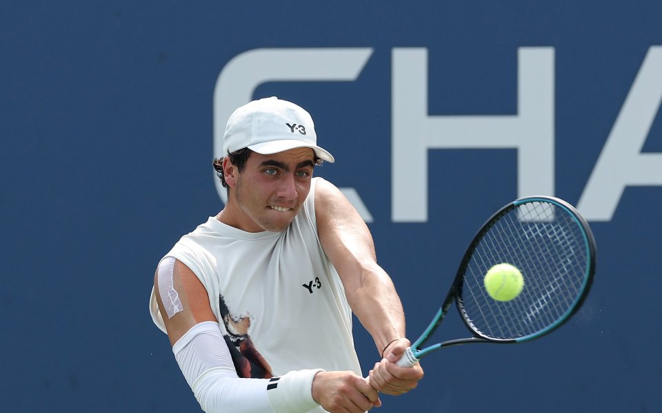 Иван Иванов отпадна в Португалия след два мача за един ден