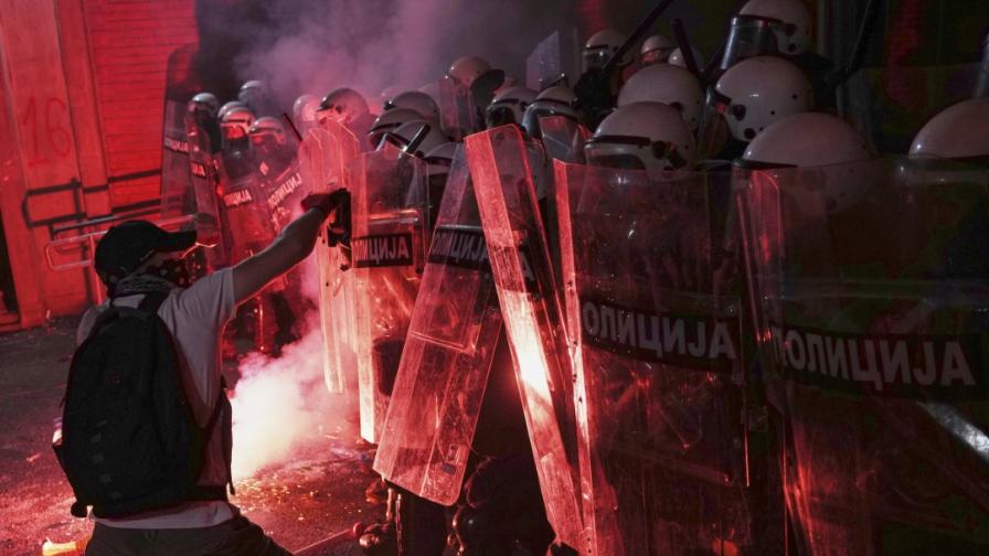 Нови протести в Сърбия след полицейско насилие в Нови Сад
