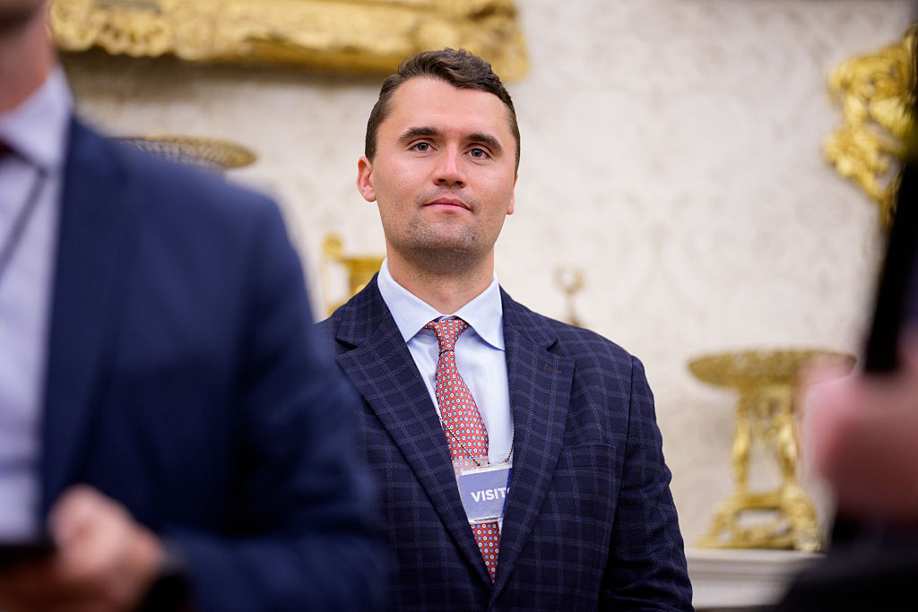 Newsweek: Чарли Кърк е бил прокълнат от вещици няколко дни преди убийството