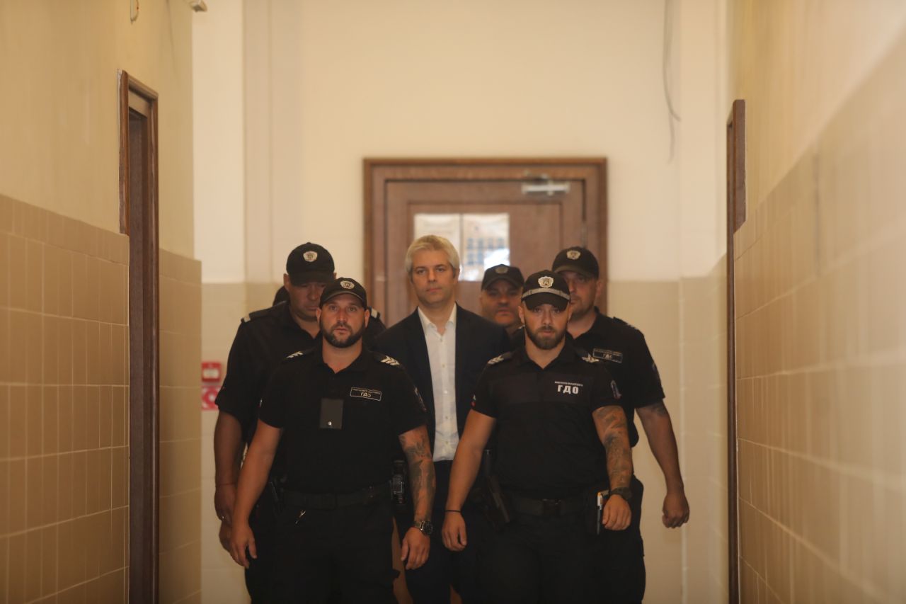 Нов състав на съда ще гледа мярката на кмета на Варна Благомир Коцев