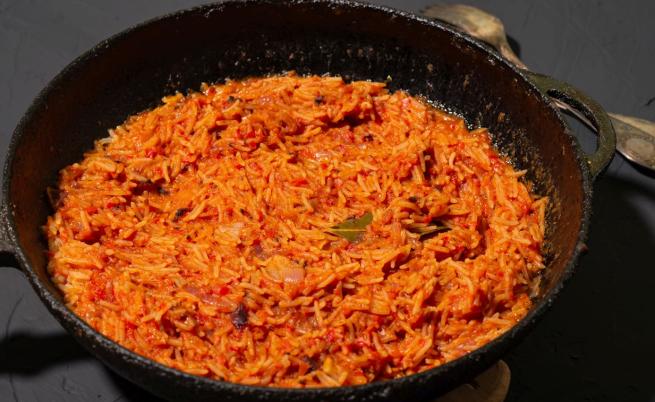 Нов рекорд: Жена сготви тенджера с ориз, по-тежка от слон