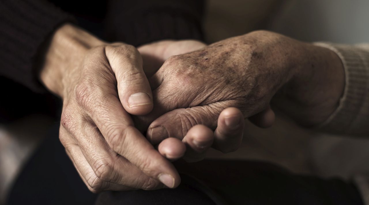 "Тялото знае как да умре": 7 неща за края на живота, които дулите за смърт искат да знаем