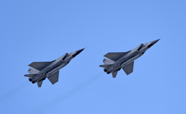 Русия вдигна МиГ-31 с хиперзвукови ракети над  Японско море