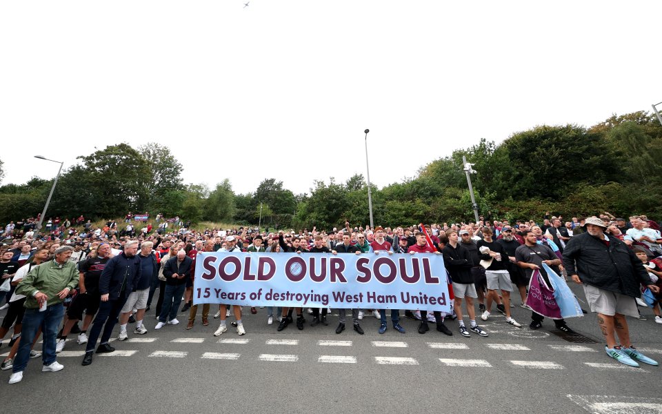 Протест на феновете на Уест Хем1